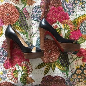 CL’s high heeled pump